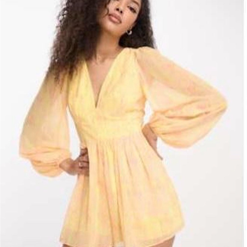 Pretty Lavish Balloon Sleeve Playsuit size 6